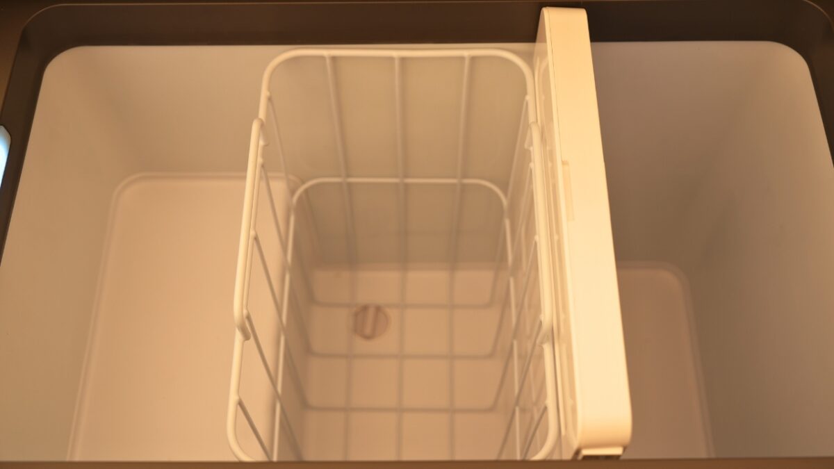 GLACIER Classic 45Lの仕切りとバスケット