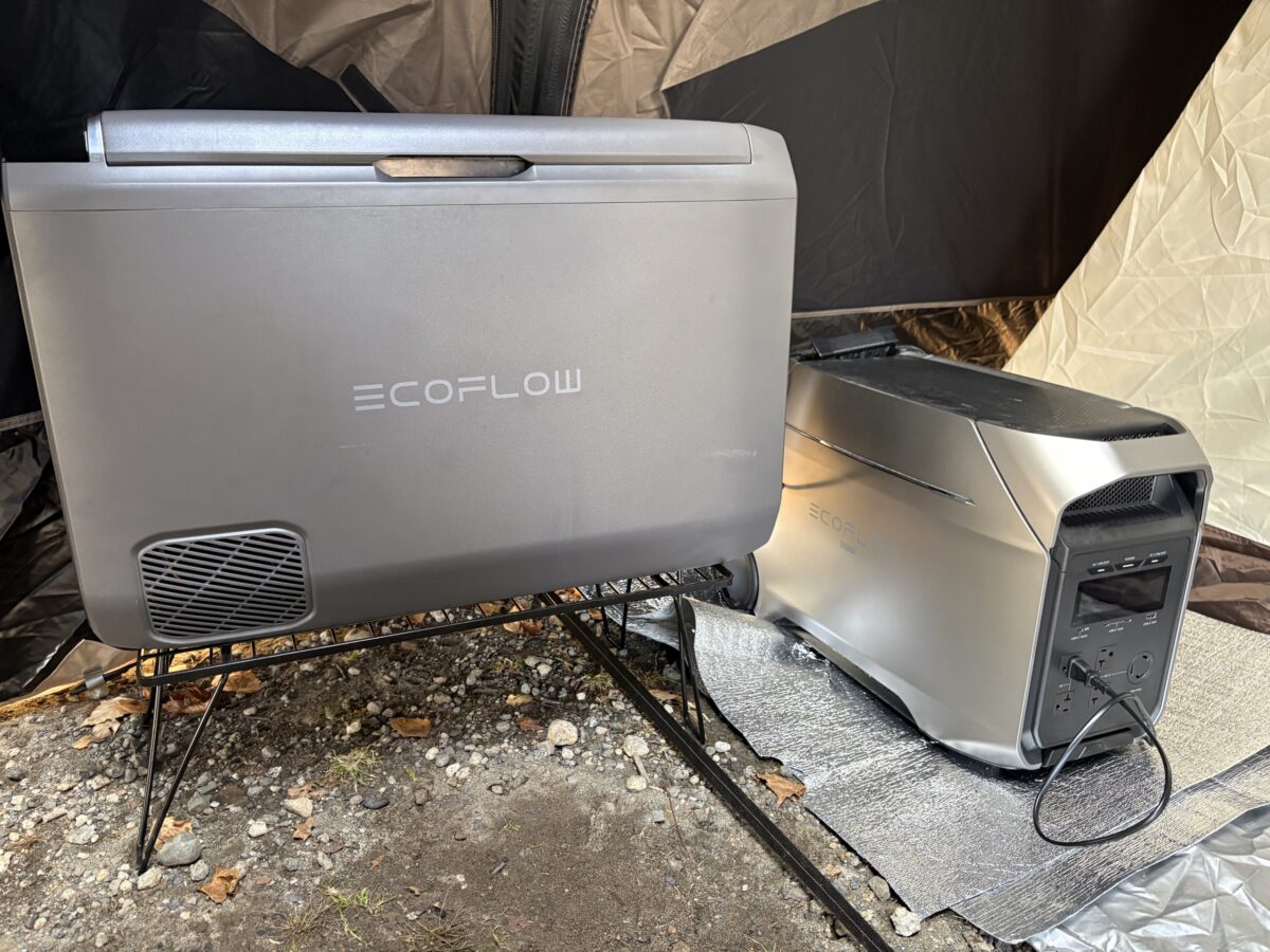 ポータブル電源につないだGLACIER Classic 45L